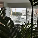 Apartmán Driemaster, Stijlvol Met Uitzicht Op Jachthaven En Prive Parking, Centrum *