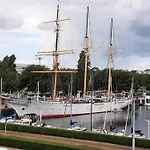 Driemaster, Stijlvol Met Uitzicht Op Jachthaven En Prive Parking, Centrum Apartmán *