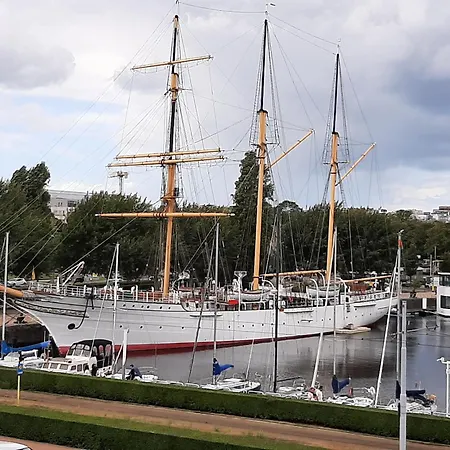 Driemaster, Stijlvol Met Uitzicht Op Jachthaven En Prive Parking, Centrum דירה *