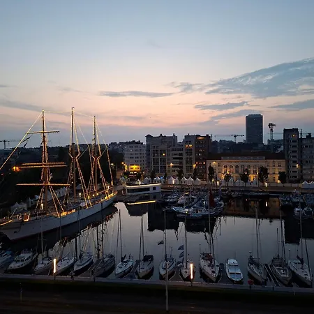 Driemaster, Stijlvol Met Uitzicht Op Jachthaven En Prive Parking, Centrum דירה *