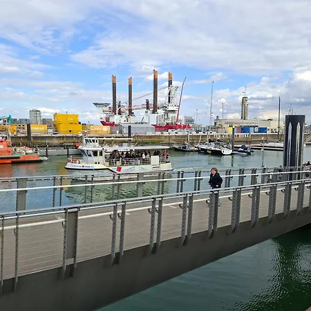 Driemaster, Stijlvol Met Uitzicht Op Jachthaven En Prive Parking, Centrum אוסטנדה